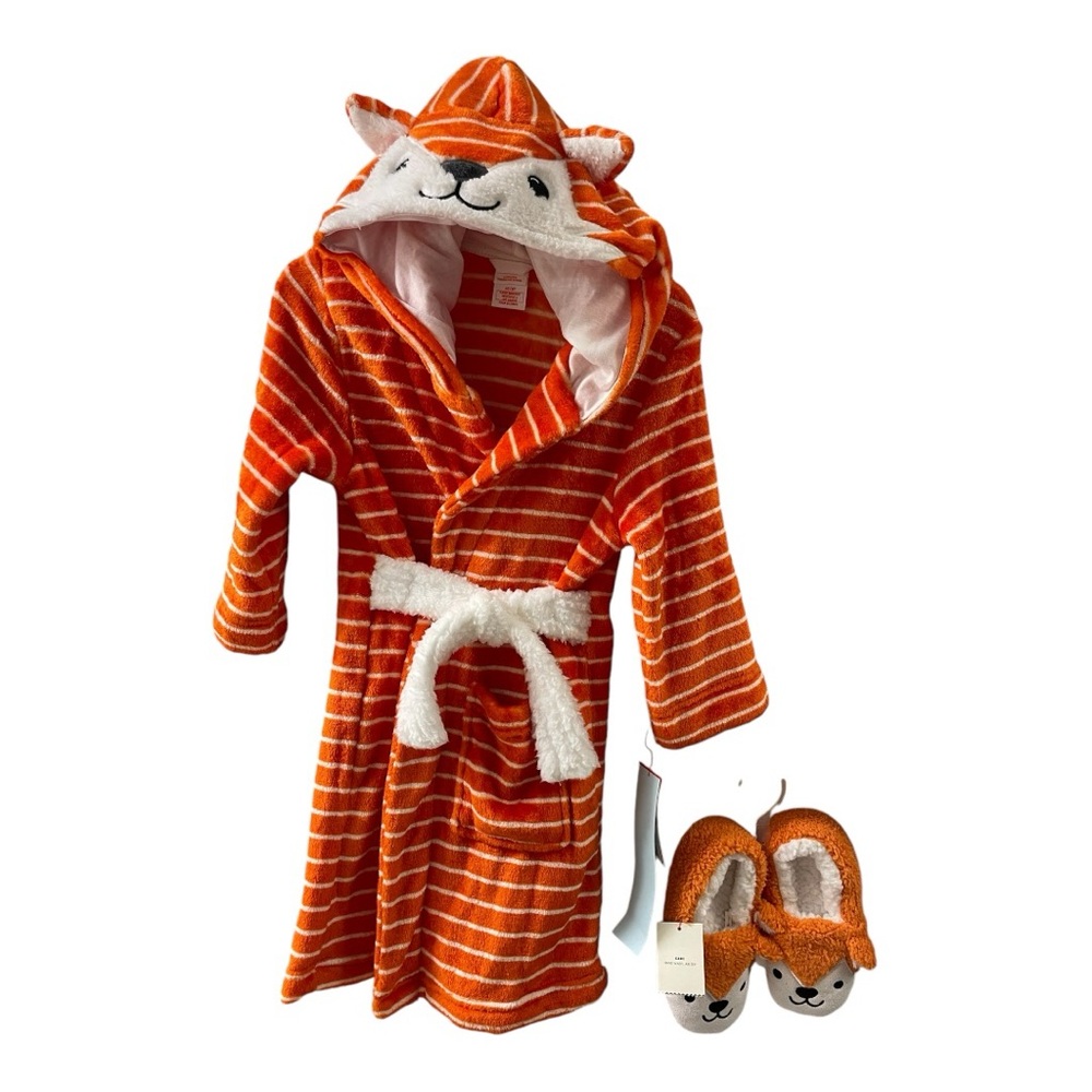 NWT fox hooded robe And slippers set
